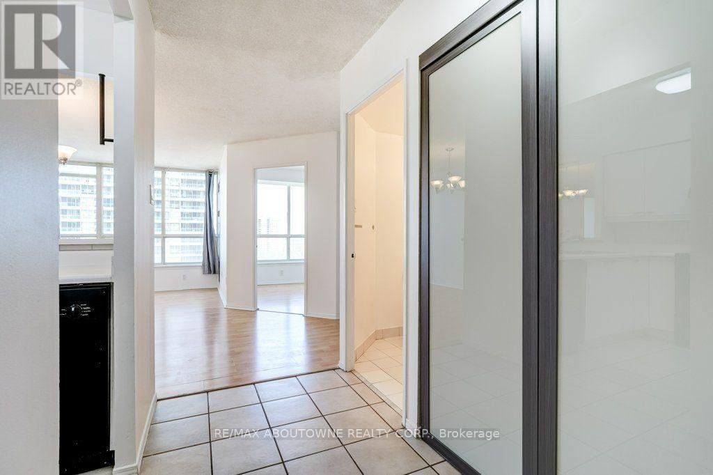 1007 - 55 ELM DRIVE W - Photo 8
