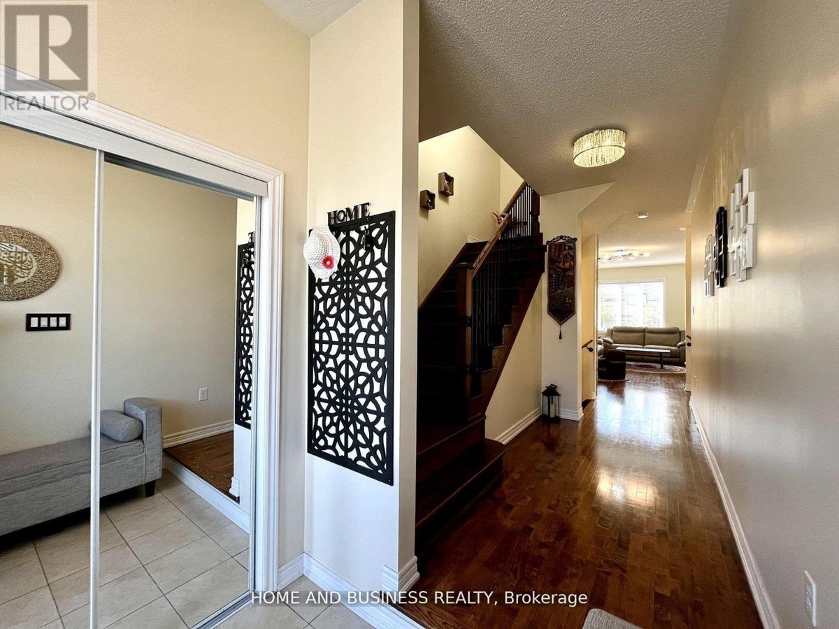 5532 MEADOWCREST AVENUE - Photo 4