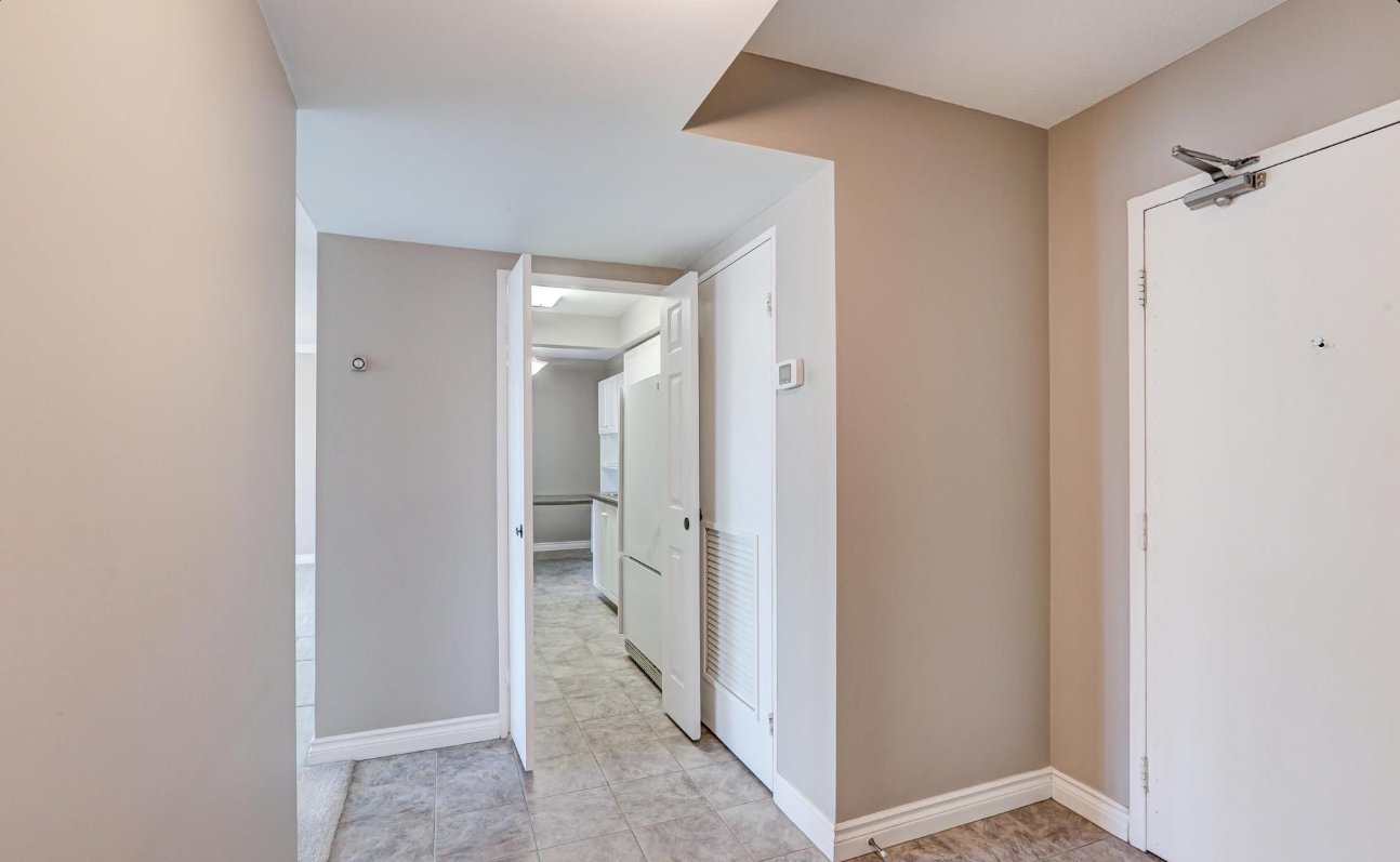 1333 Bloor Street - Photo 2