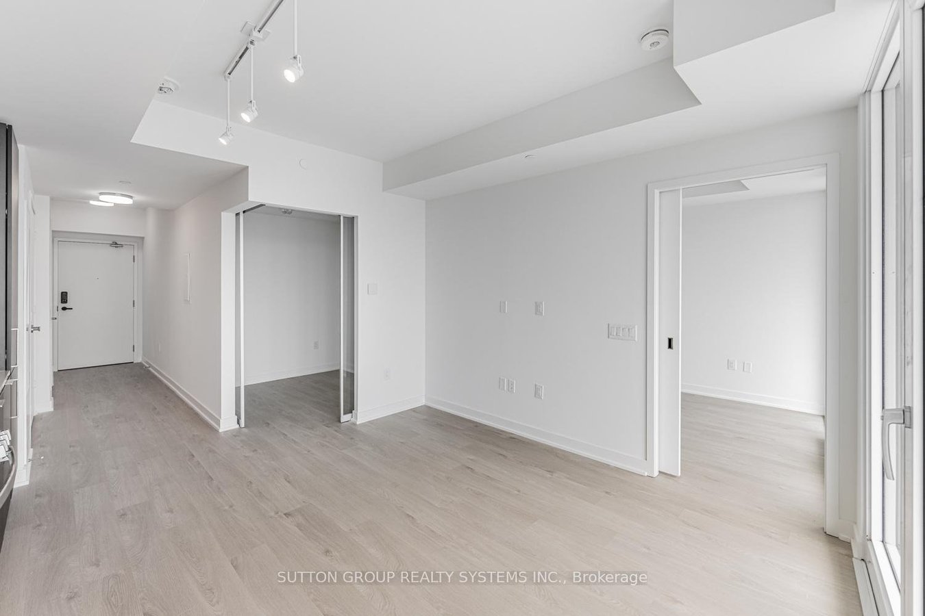 3900 Confederation Parkway - Photo 3