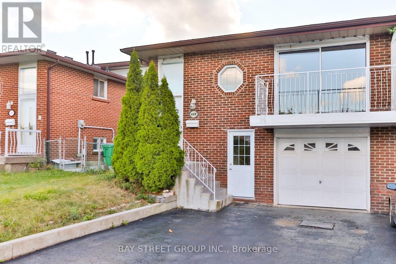 UPPER UNIT - 489 FERGO AVENUE - Photo 1