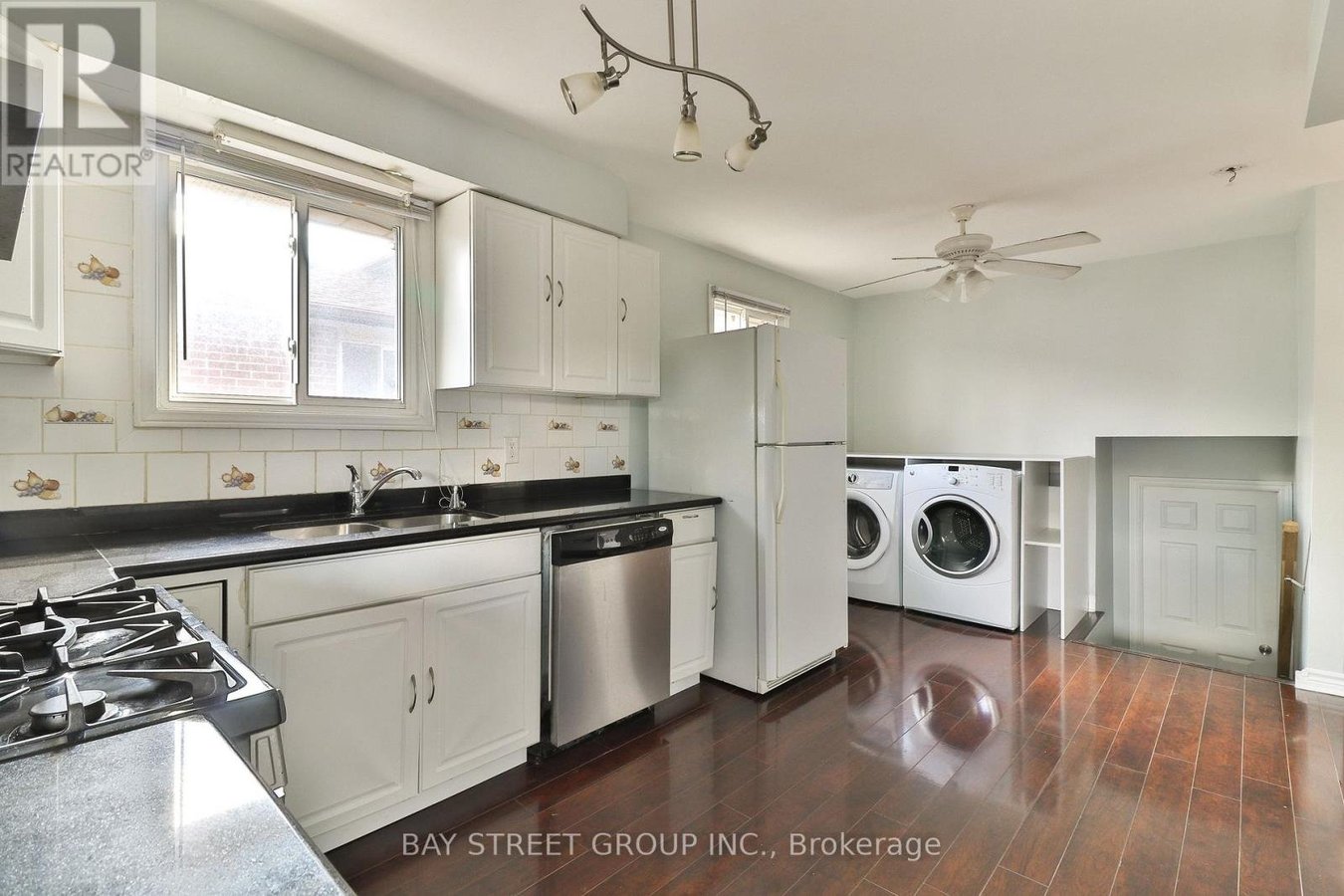 UPPER UNIT - 489 FERGO AVENUE - Photo 5