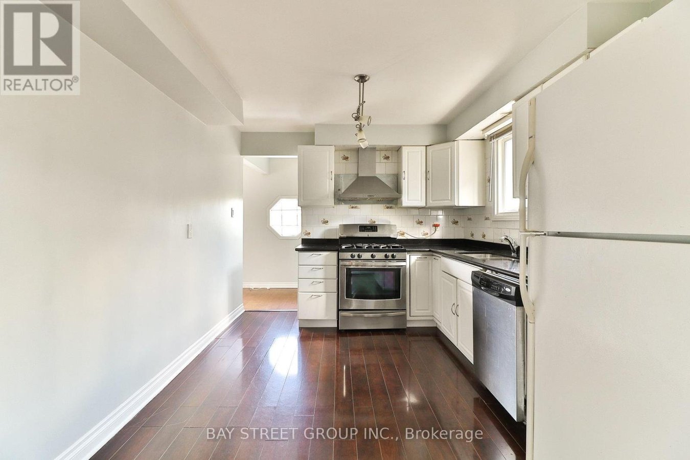UPPER UNIT - 489 FERGO AVENUE - Photo 7