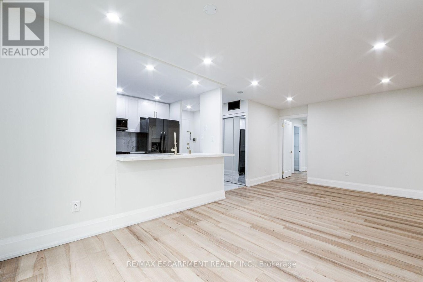 1603 - 285 ENFIELD PLACE - Photo 1