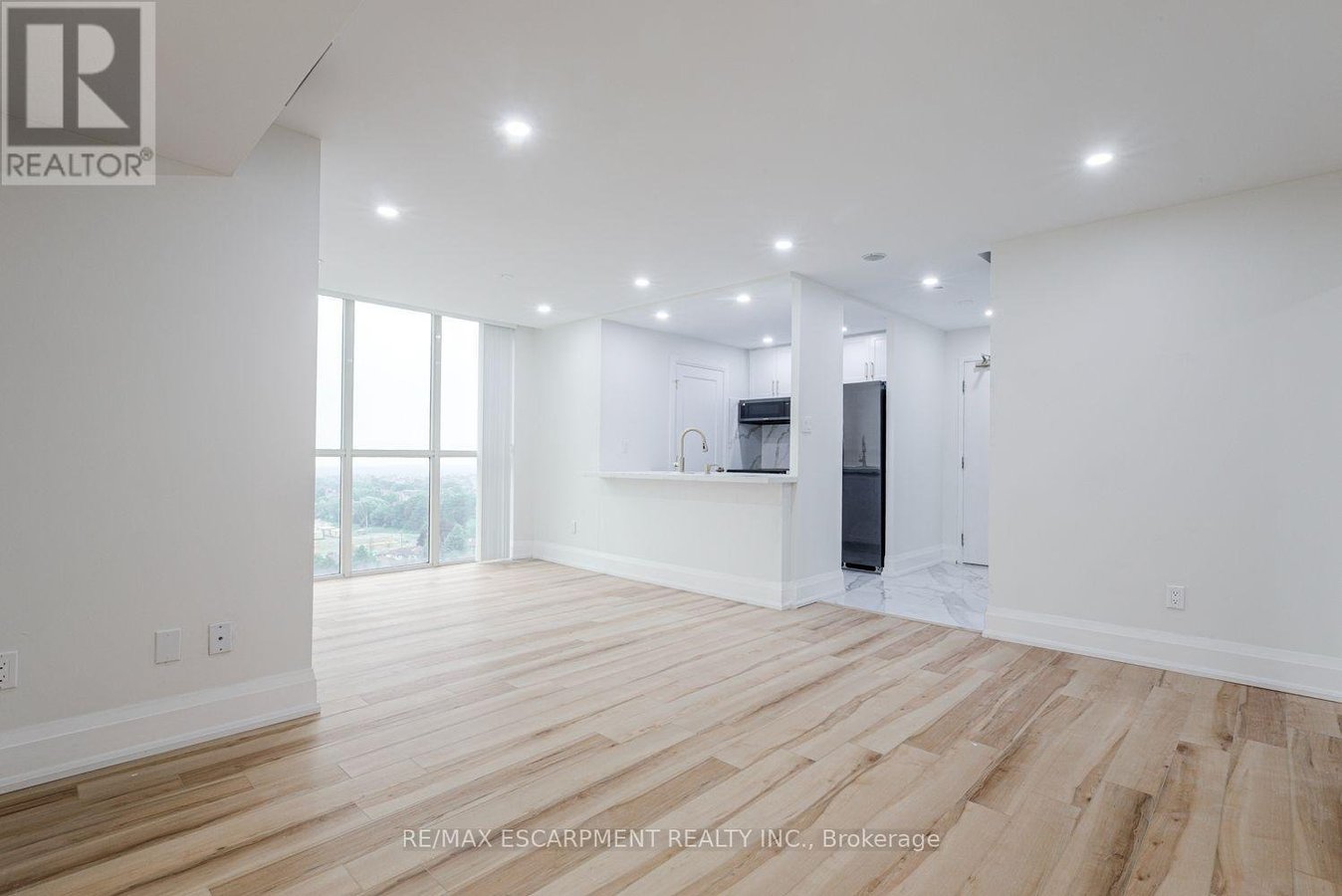 1603 - 285 ENFIELD PLACE - Photo 2