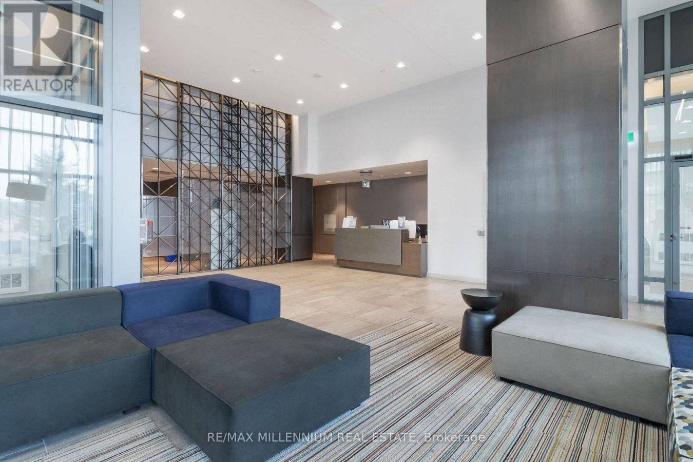 609 - 2560 EGLINTON W AVENUE - Photo 8