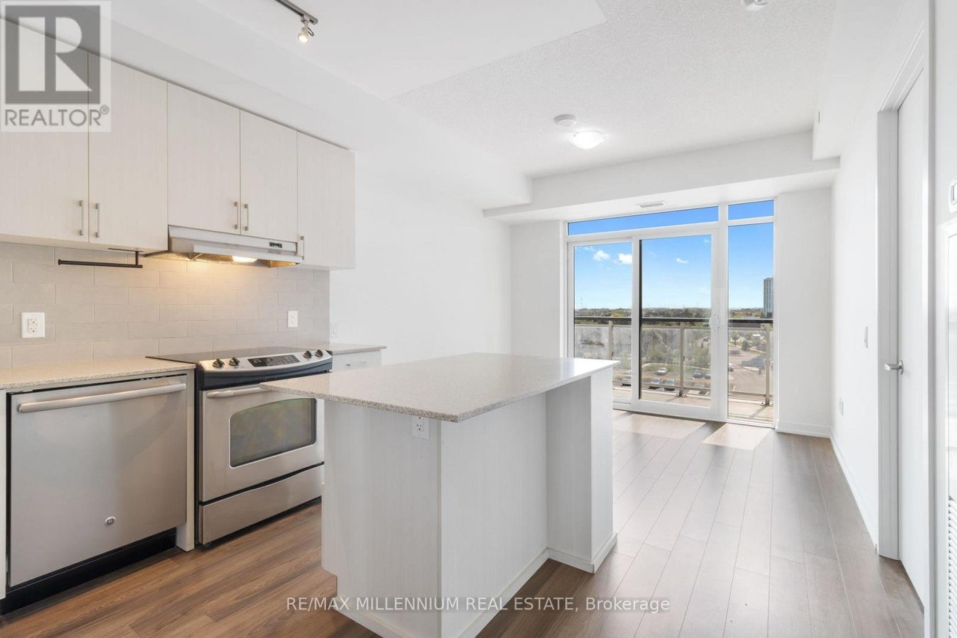 609 - 2560 EGLINTON W AVENUE - Photo 15
