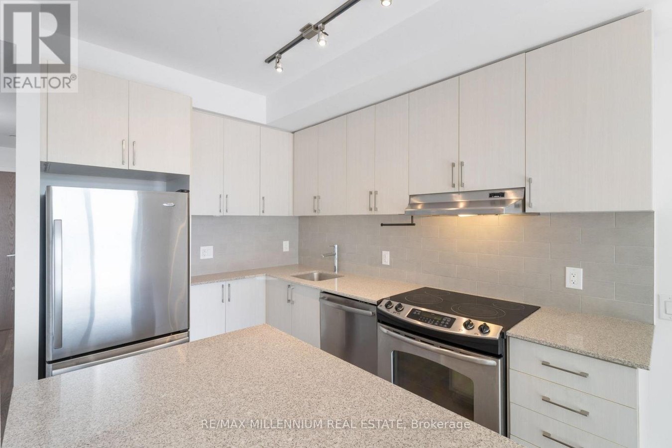 609 - 2560 EGLINTON W AVENUE - Photo 16