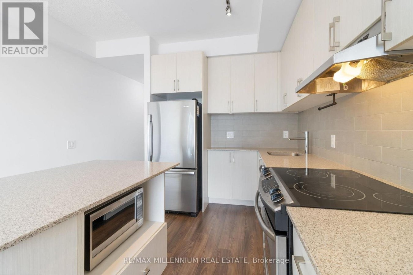 609 - 2560 EGLINTON W AVENUE - Photo 19