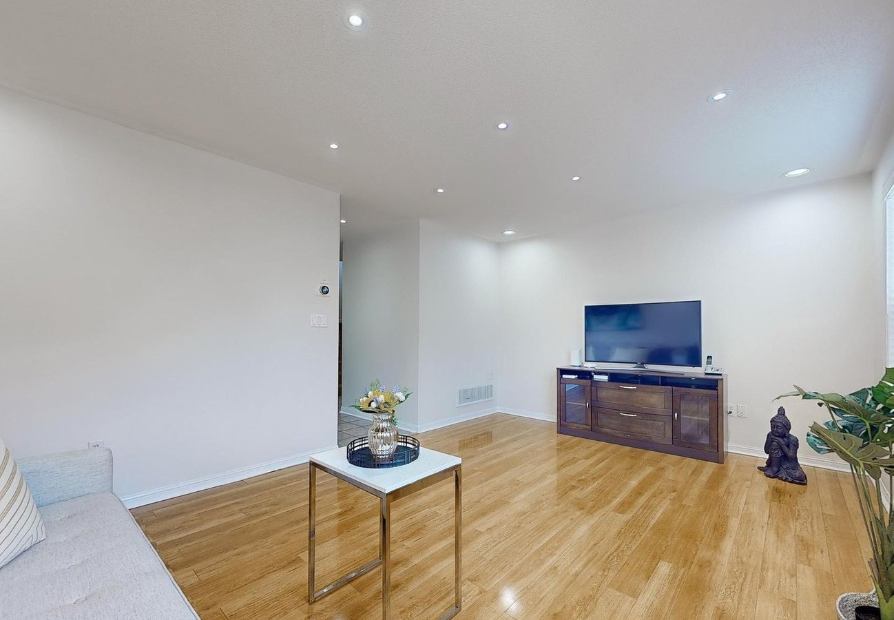 5980 Whitehorn Avenue - Photo 2