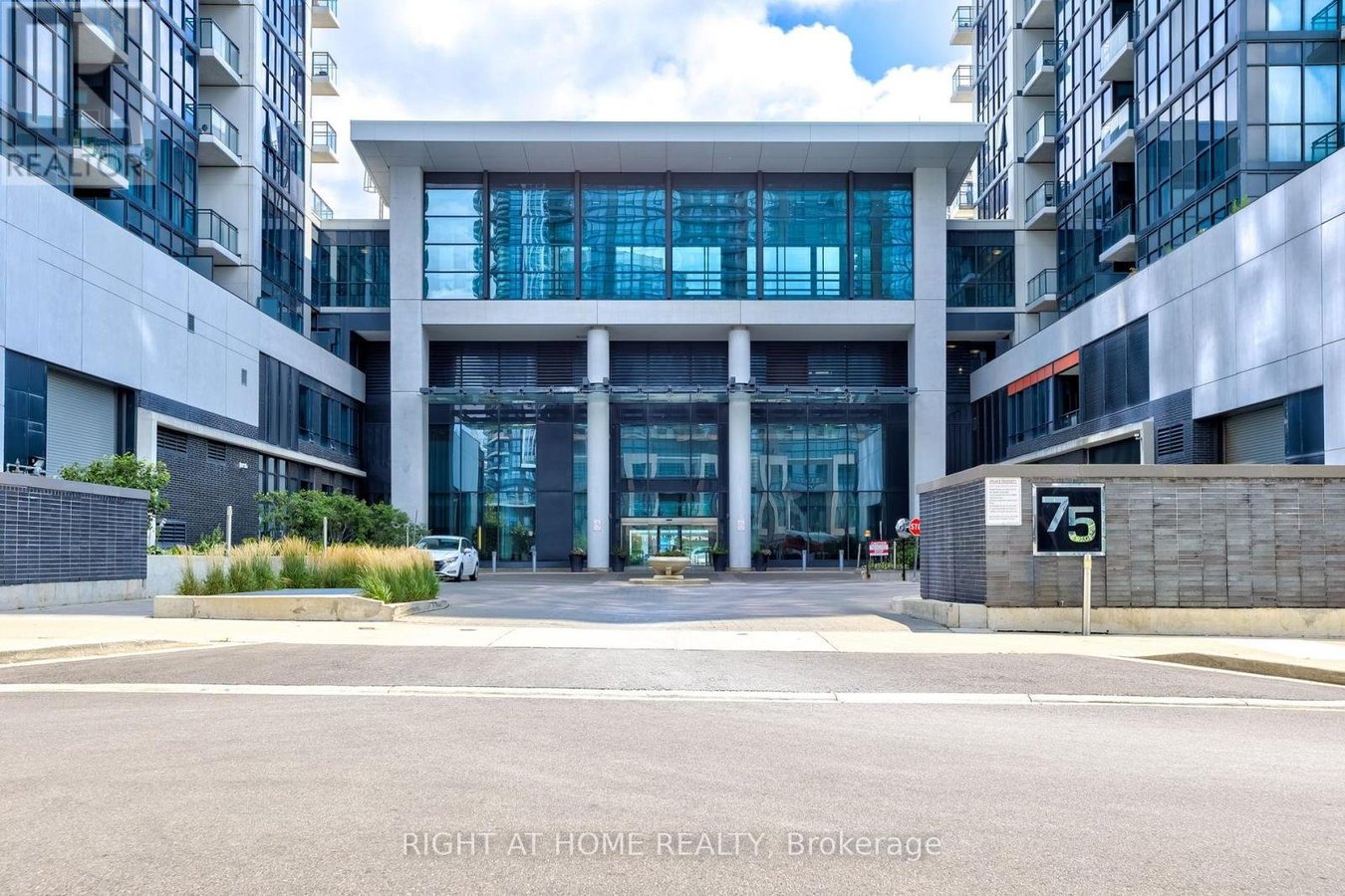 101 - 55 EGLINTON AVENUE W - Photo 4
