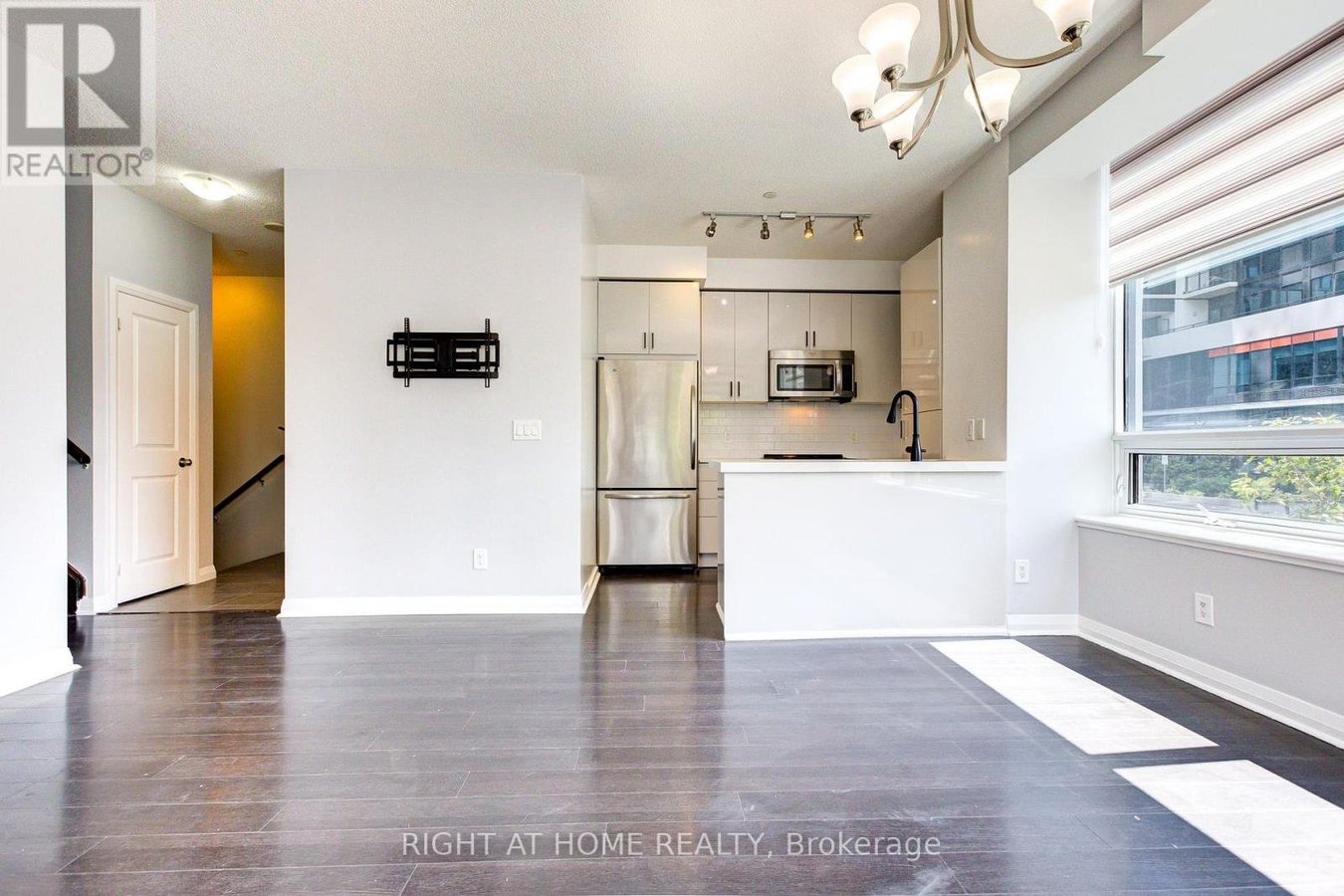 101 - 55 EGLINTON AVENUE W - Photo 8