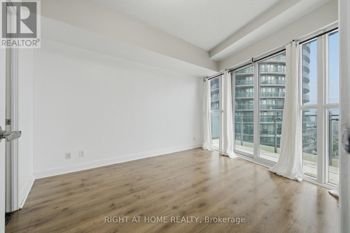 3806 - 50 ABSOLUTE AVENUE - Photo 10