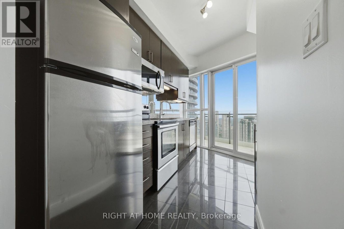 3806 - 50 ABSOLUTE AVENUE - Photo 14