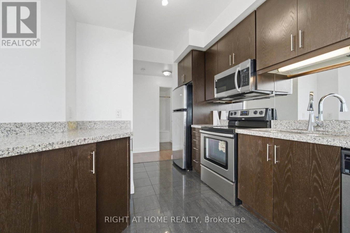 3806 - 50 ABSOLUTE AVENUE - Photo 15