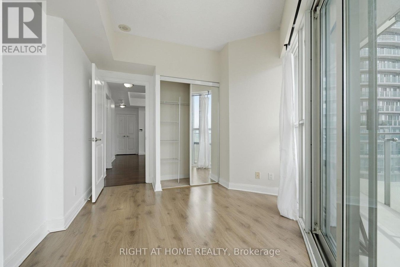 3806 - 50 ABSOLUTE AVENUE - Photo 16