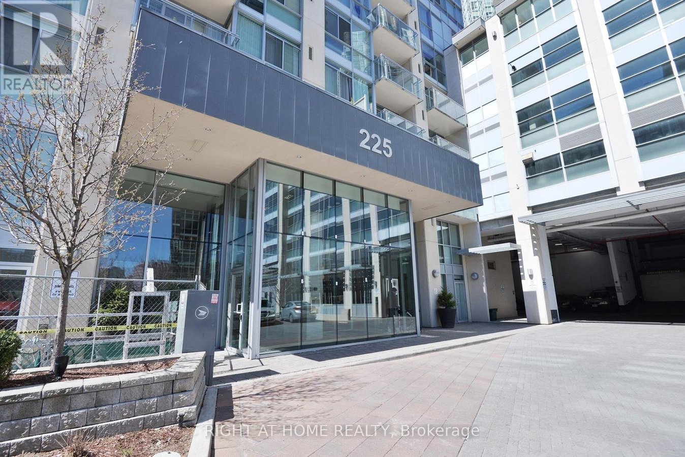 3009 - 225 WEBB DRIVE - Photo 2