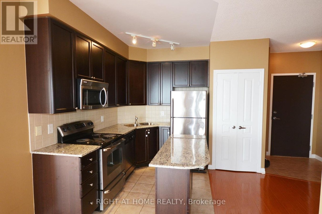 3009 - 225 WEBB DRIVE - Photo 7