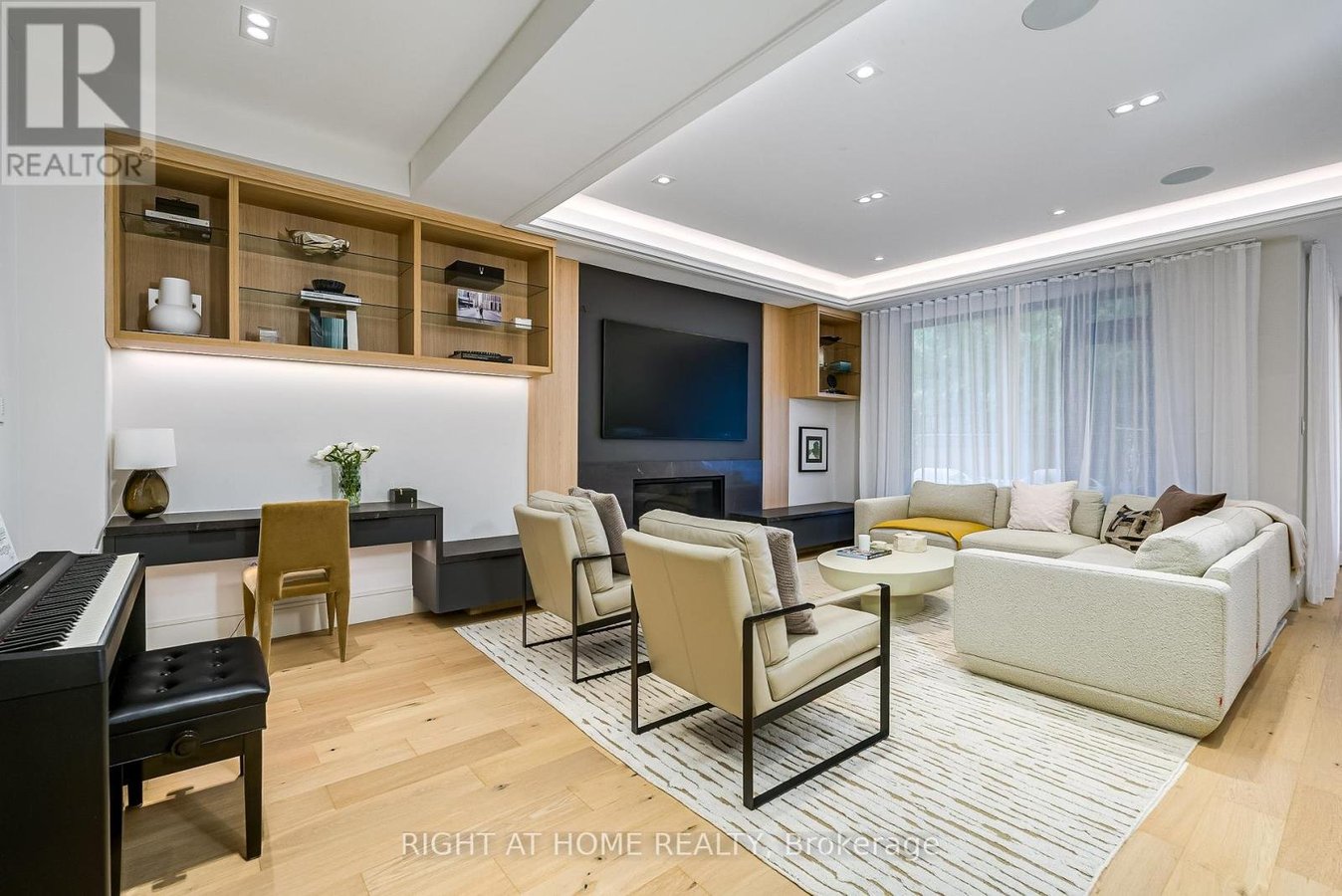 585 MONTBECK CRESCENT - Photo 8