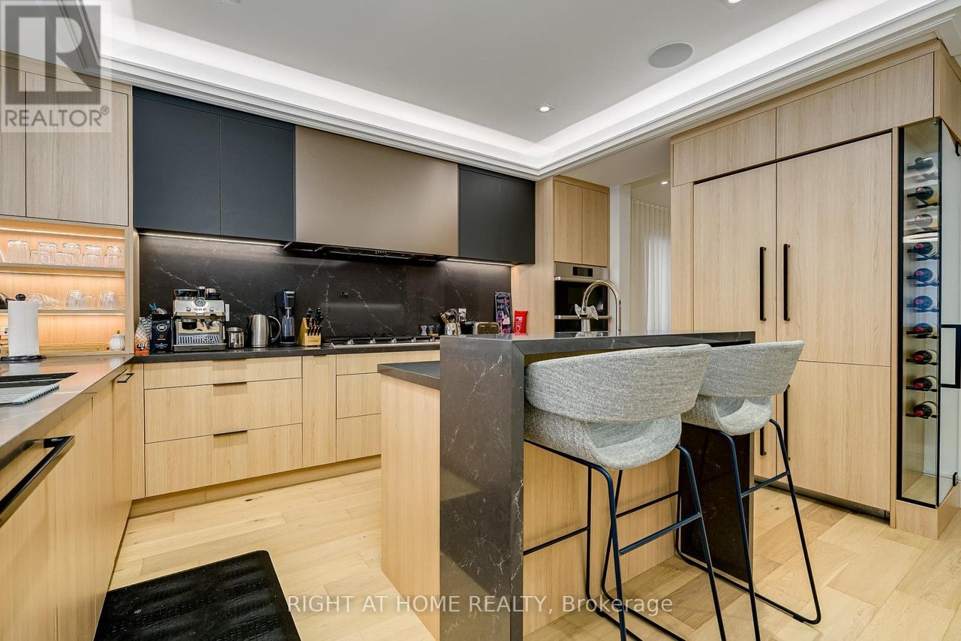 585 MONTBECK CRESCENT - Photo 12