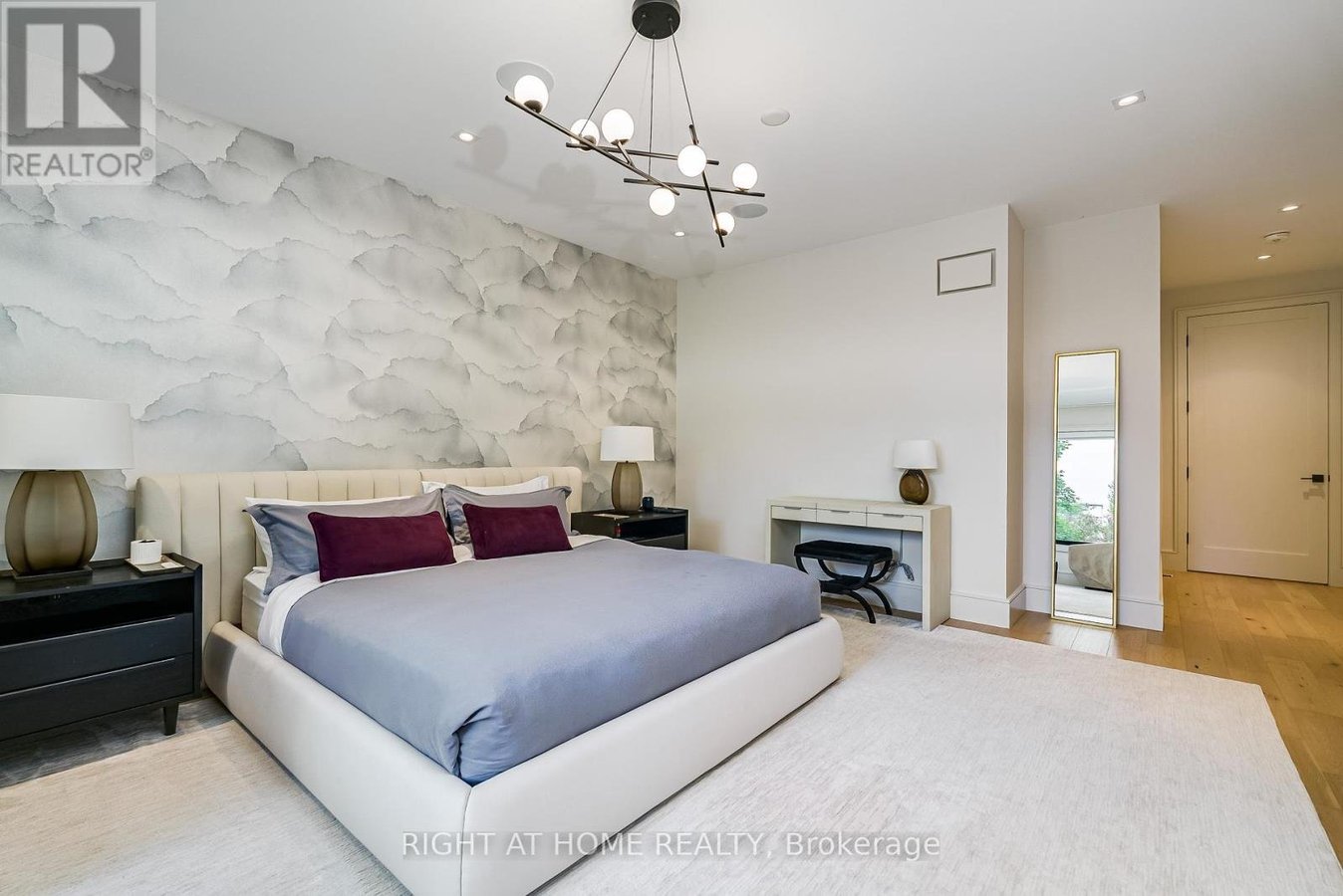 585 MONTBECK CRESCENT - Photo 18