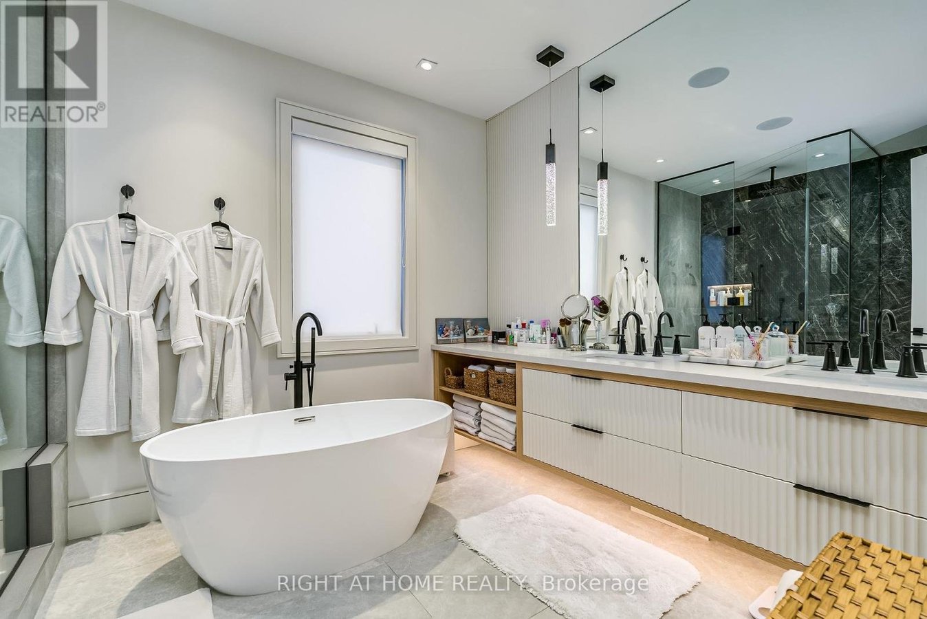 585 MONTBECK CRESCENT - Photo 20