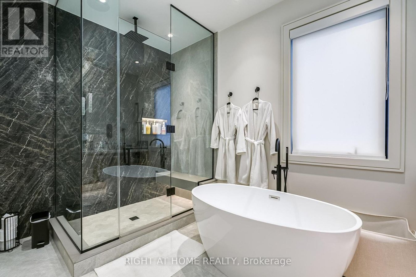 585 MONTBECK CRESCENT - Photo 21