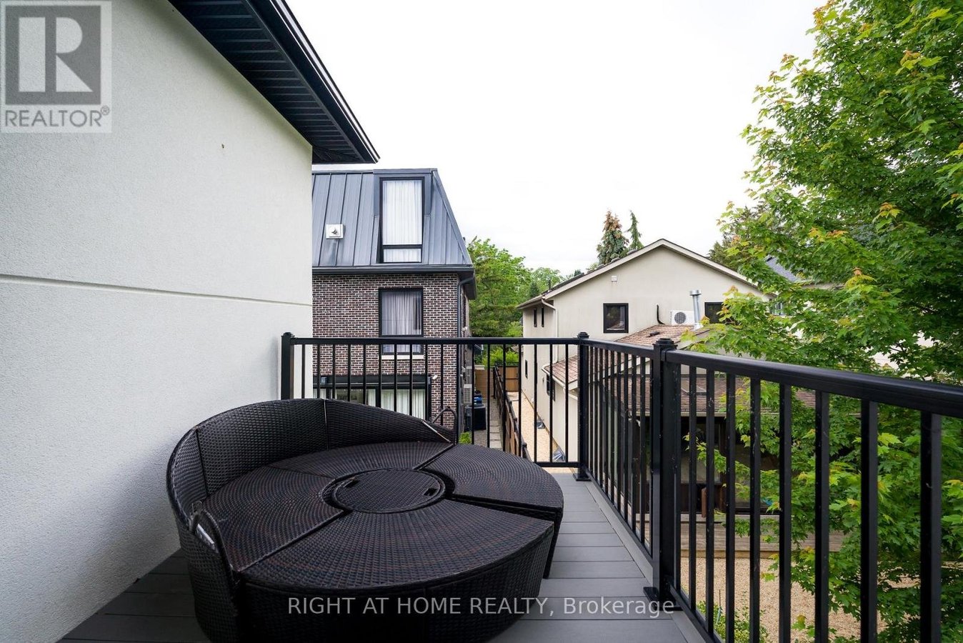 585 MONTBECK CRESCENT - Photo 23