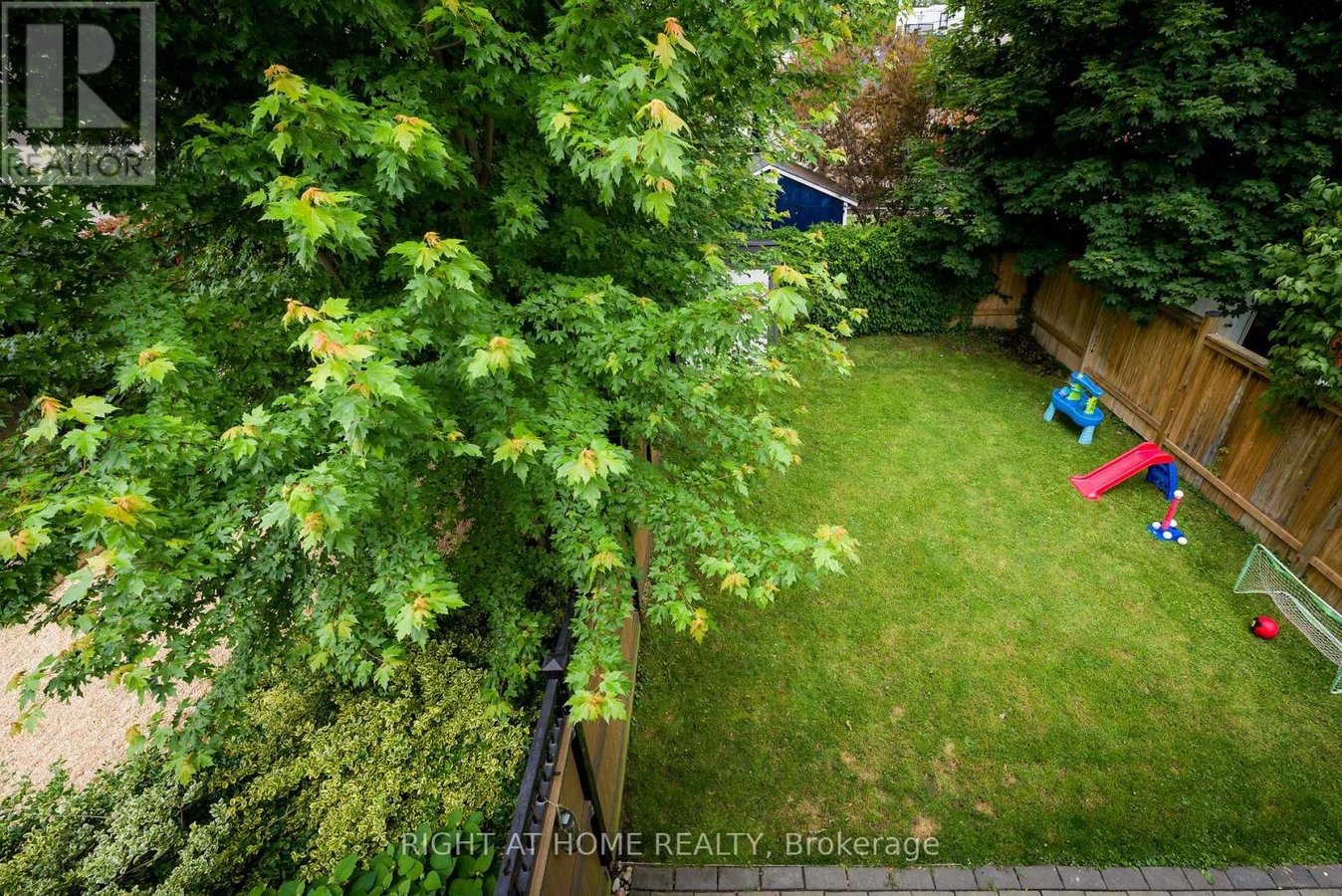 585 MONTBECK CRESCENT - Photo 24