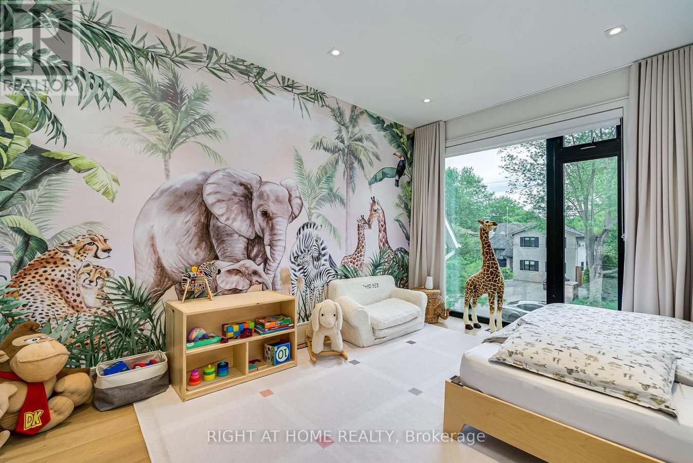 585 MONTBECK CRESCENT - Photo 29