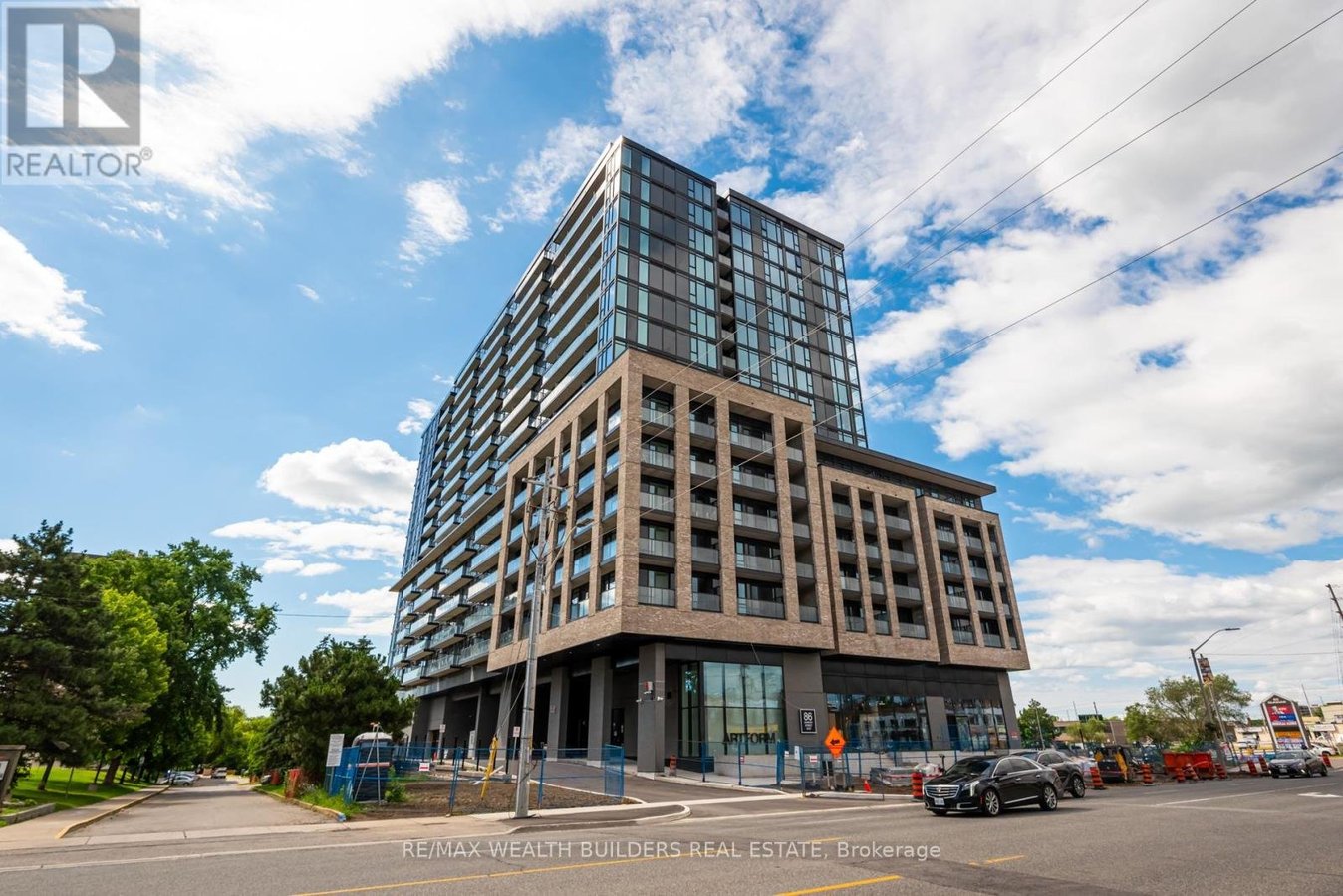 702 - 86 DUNDAS STREET E - Photo 1