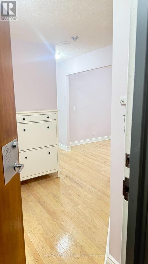 312 - 1 ELM DRIVE - Photo 2