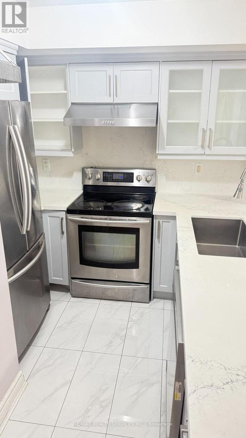 312 - 1 ELM DRIVE - Photo 5