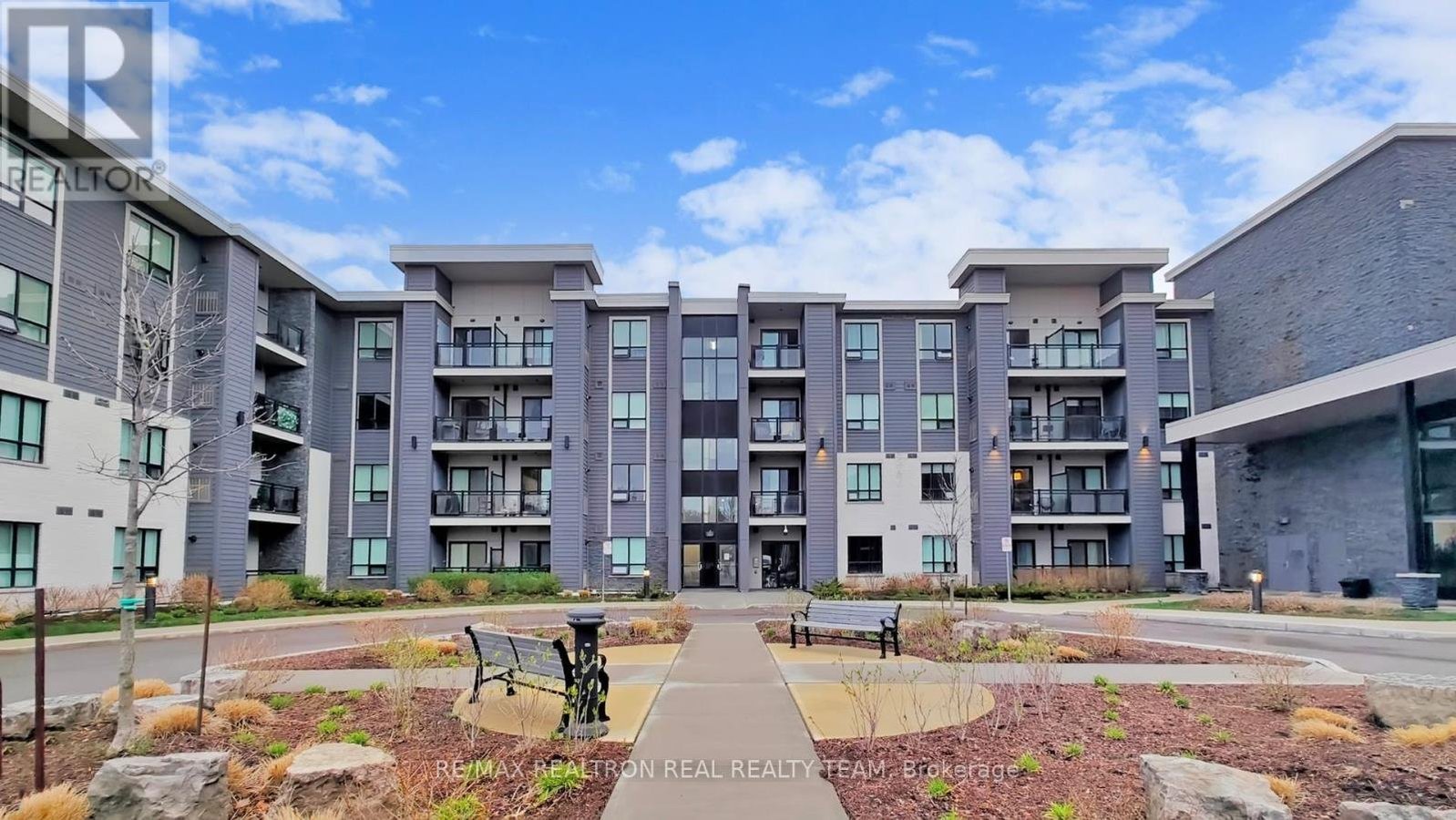 332 - 3170 ERIN MILLS PARKWAY - Photo 2