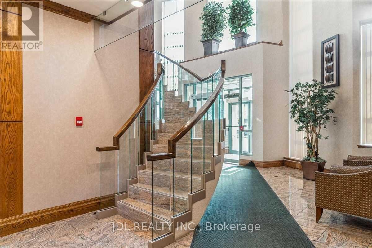 1703 - 4850 GLEN ERIN DRIVE - Photo 2
