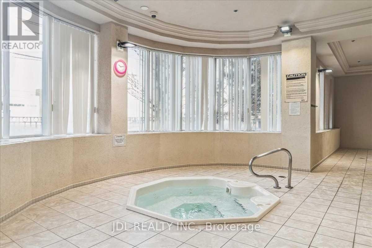 1703 - 4850 GLEN ERIN DRIVE - Photo 4