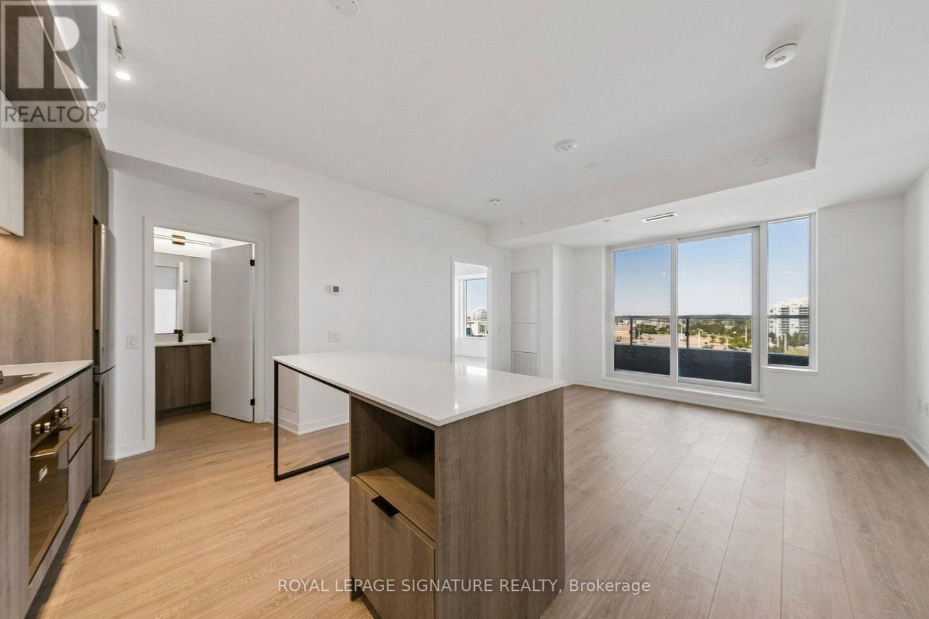 908 - 2495 EGLINTON AVENUE W - Photo 4