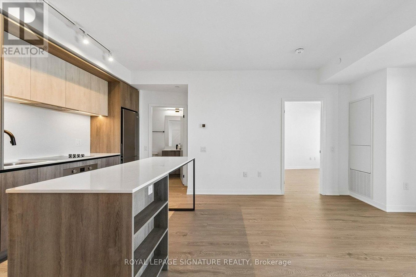 908 - 2495 EGLINTON AVENUE W - Photo 6