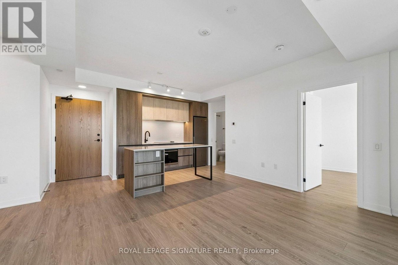 908 - 2495 EGLINTON AVENUE W - Photo 7