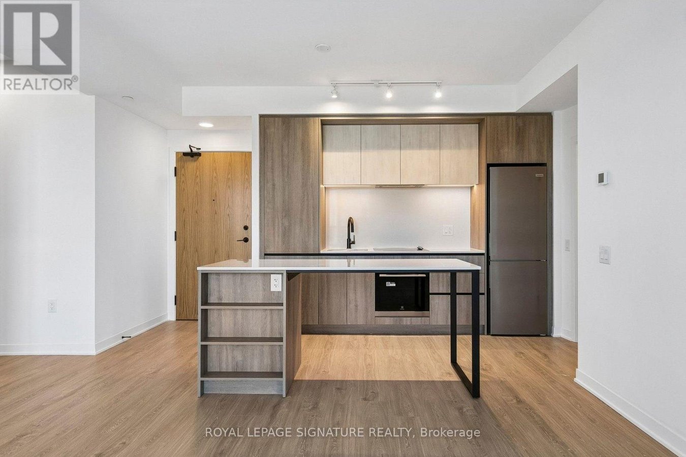 908 - 2495 EGLINTON AVENUE W - Photo 8