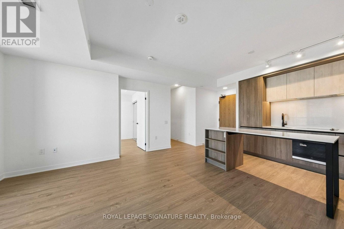 908 - 2495 EGLINTON AVENUE W - Photo 9