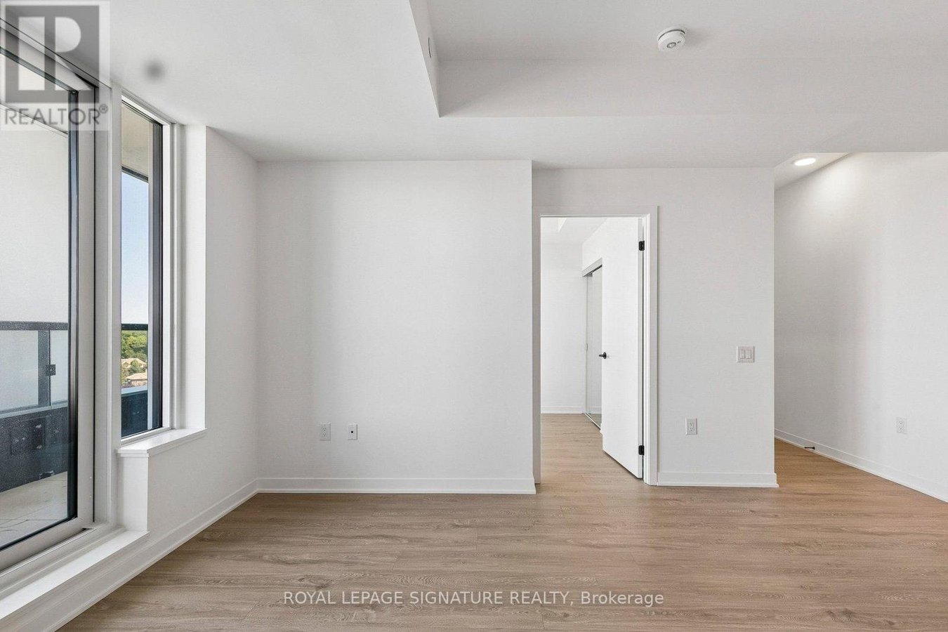 908 - 2495 EGLINTON AVENUE W - Photo 10