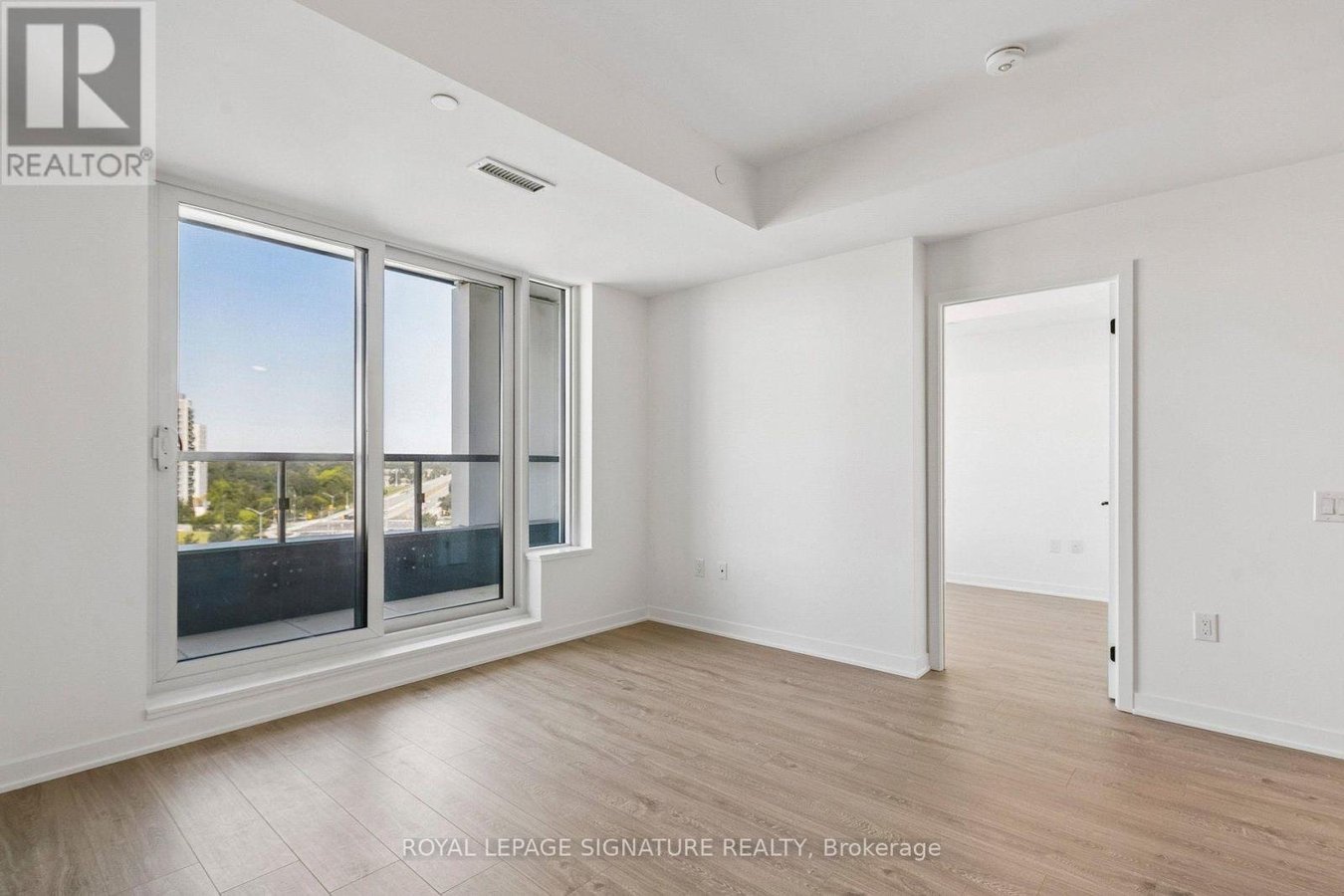 908 - 2495 EGLINTON AVENUE W - Photo 11