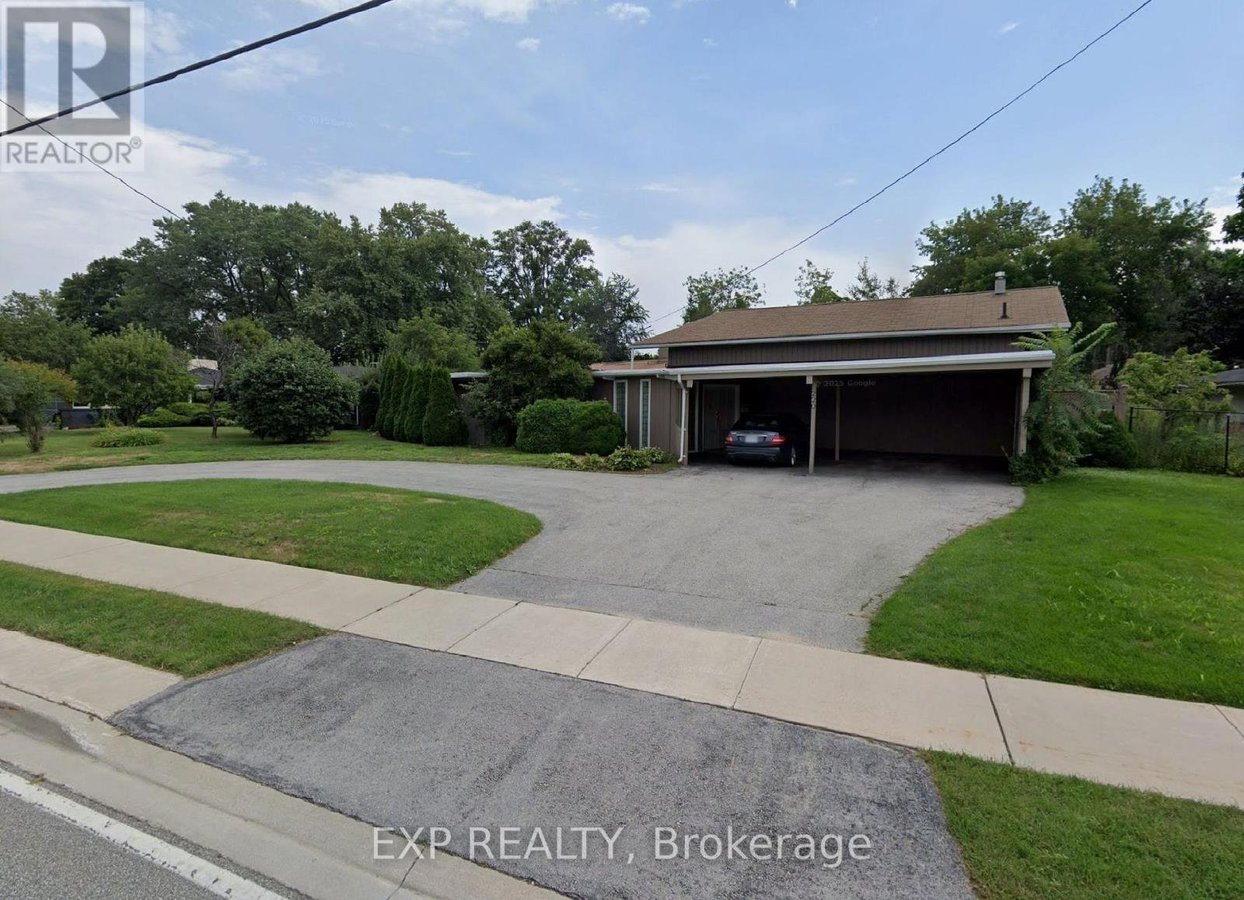 220 SOUTH SERVICE ROAD - Photo 1
