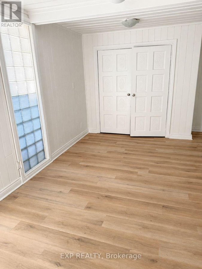 220 SOUTH SERVICE ROAD - Photo 2