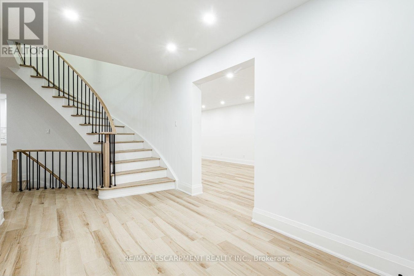 2104 MISSISSAUGA ROAD - Photo 3