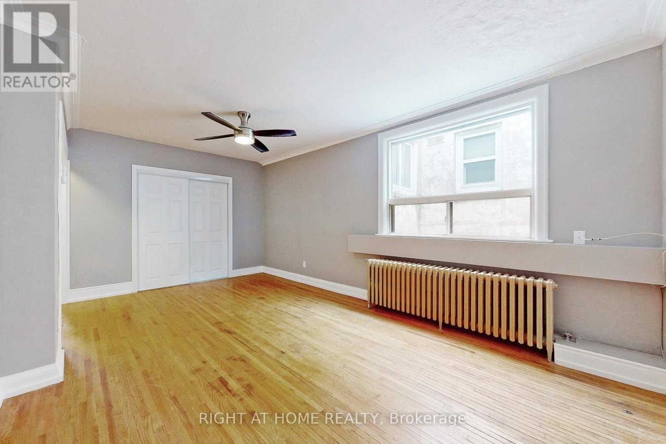 #A - 255 LAKESHORE ROAD E - Photo 2