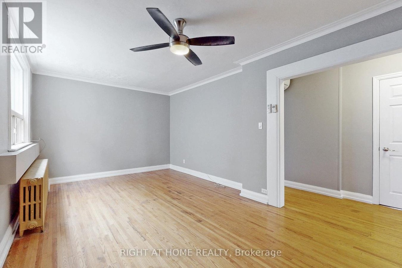 #A - 255 LAKESHORE ROAD E - Photo 8