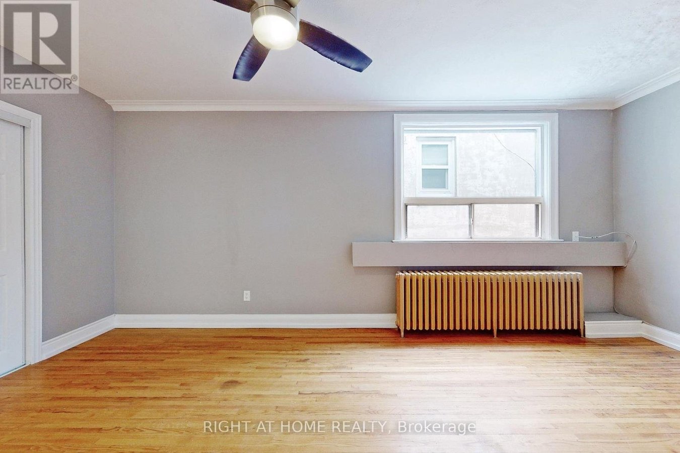 #A - 255 LAKESHORE ROAD E - Photo 10