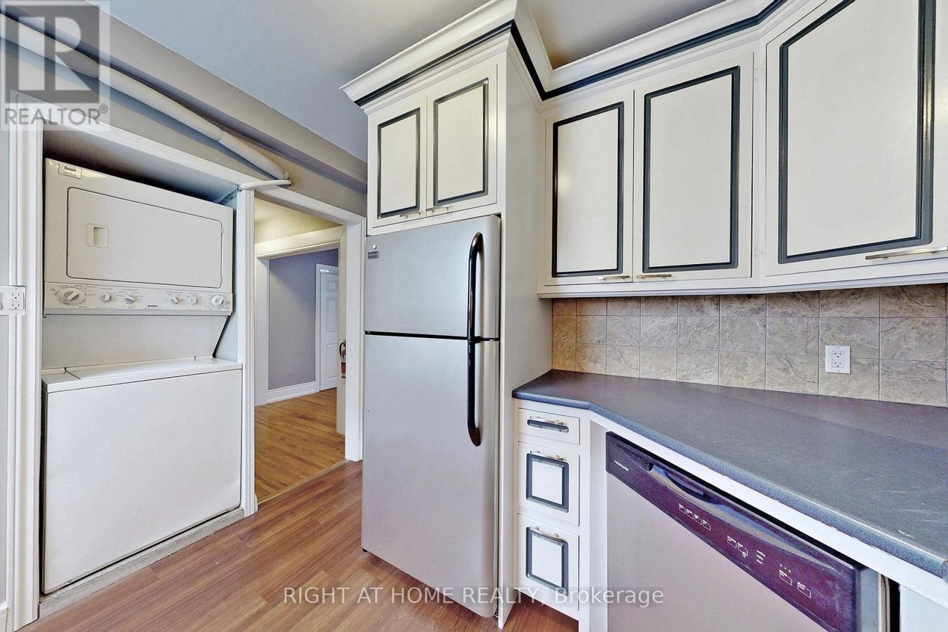 #A - 255 LAKESHORE ROAD E - Photo 15